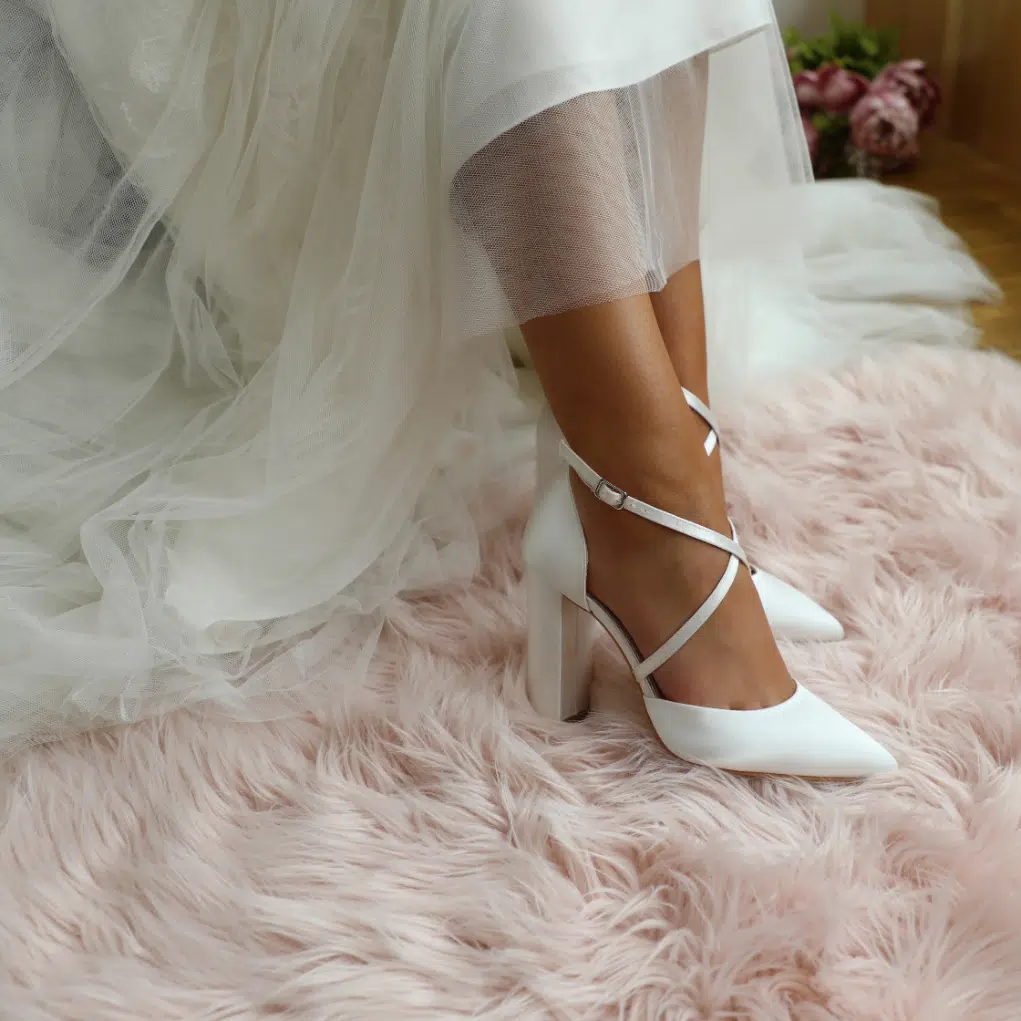 Amazon.com: Chunky Heel Pumps Beaded Sandals Square Heel Sandals Rhinestone  Fringe Bridal Wedding Shoes,White 4cm,41 : Everything Else