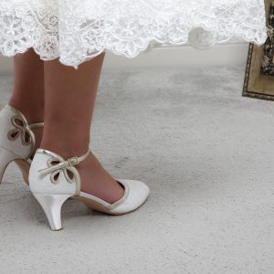 Nina Lace - Image 2